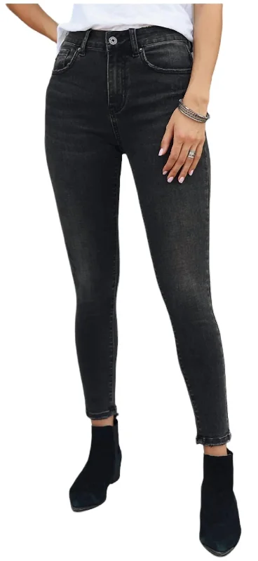 Skinny Jeans In Washed Black